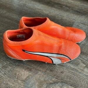 NIKE Soccer Shoes, size 3